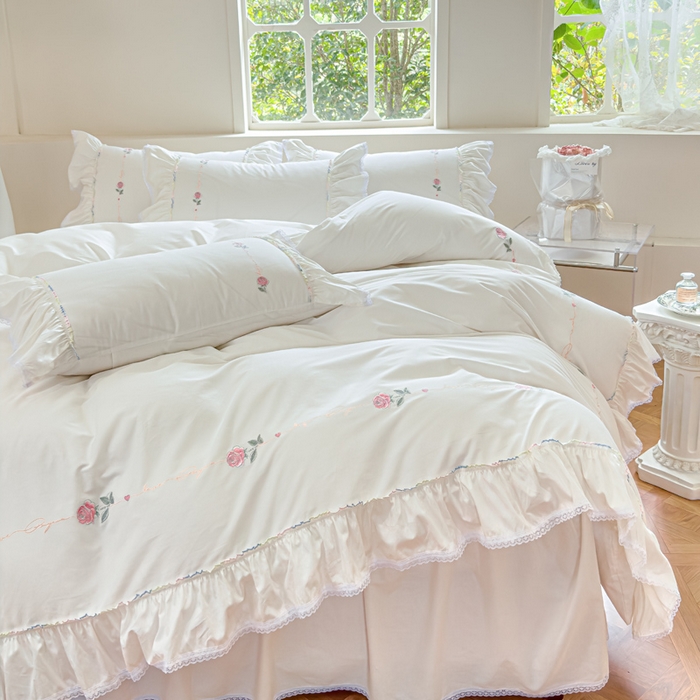 91家纺网 家纺一手货源 找家纺 亲亲公主 2025新款亲肤舒适全棉绣花公主风四件套-彩色玫瑰（实拍图） 彩色玫瑰-白