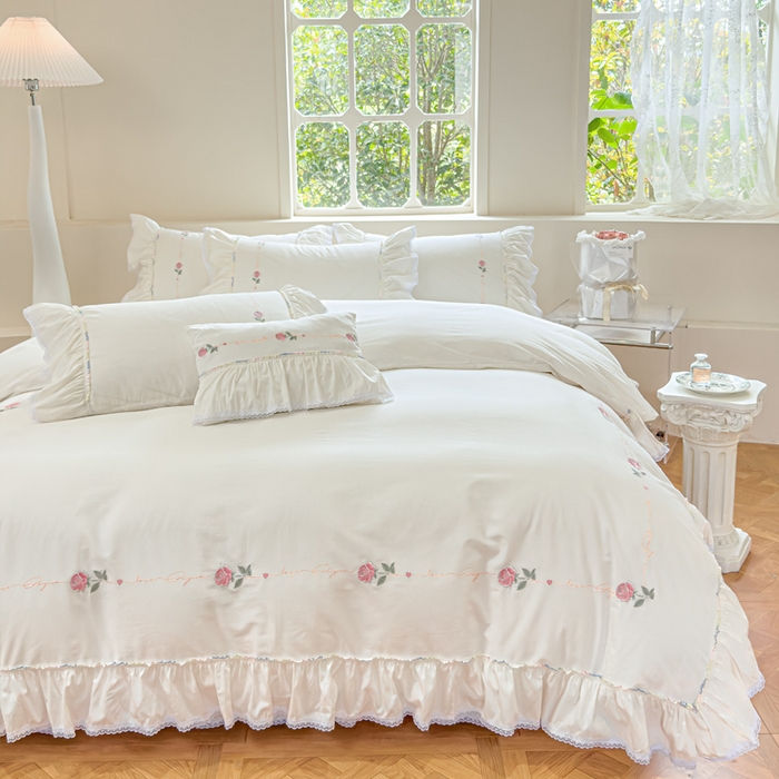 91家纺网 家纺一手货源 找家纺 亲亲公主 2025新款亲肤舒适全棉绣花公主风四件套-彩色玫瑰（实拍图） 彩色玫瑰-白