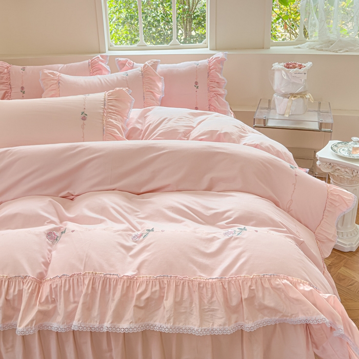 91家纺网 家纺一手货源 找家纺 亲亲公主 2025新款亲肤舒适全棉绣花公主风四件套-彩色玫瑰（实拍图） 彩色玫瑰-粉