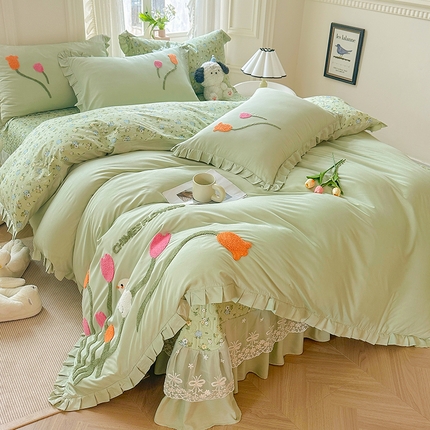 91家纺网 家纺一手货源 找家纺 （总）金绣美居  2025新款全棉小清新韩版印花+绣花双面可用床盖四件套-花丛兔