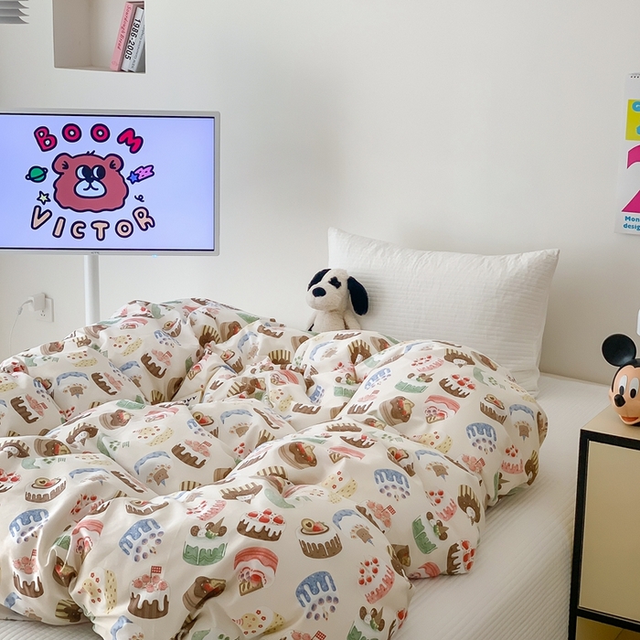 91家纺网 家纺一手货源 找家纺 窝米 2024新款韩国设计师卡通手绘单品被套系列 蛋糕慕斯