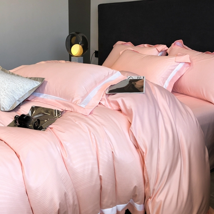 91家纺网 家纺一手货源 找家纺 遇见家居生活馆 2024新款贡缎压花水洗真丝四件套 秋水-粉色