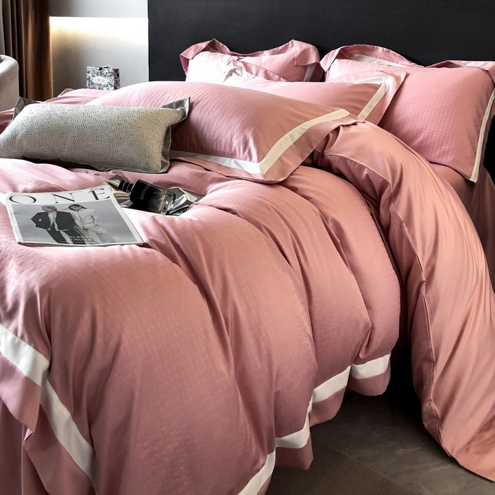 91家纺网 家纺一手货源 找家纺 遇见家居生活馆 2024新款贡缎压花水洗真丝四件套 宝利格-豆沙