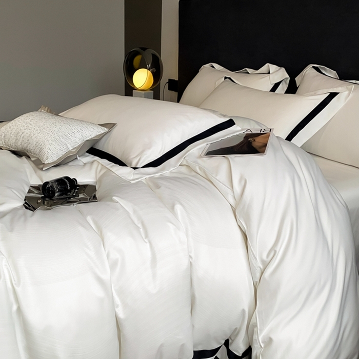 91家纺网 家纺一手货源 找家纺 遇见家居生活馆 2024新款贡缎压花水洗真丝四件套 秋水-奶昔白