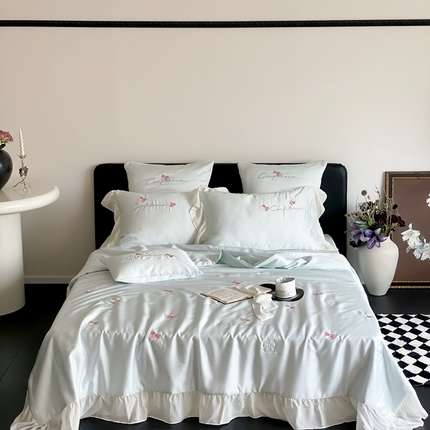 91家纺网 家纺一手货源 找家纺 曼布缇 2025新款100S兰精天丝蚕丝棉夏被四件套-艾丽莎 艾丽莎-水雾绿