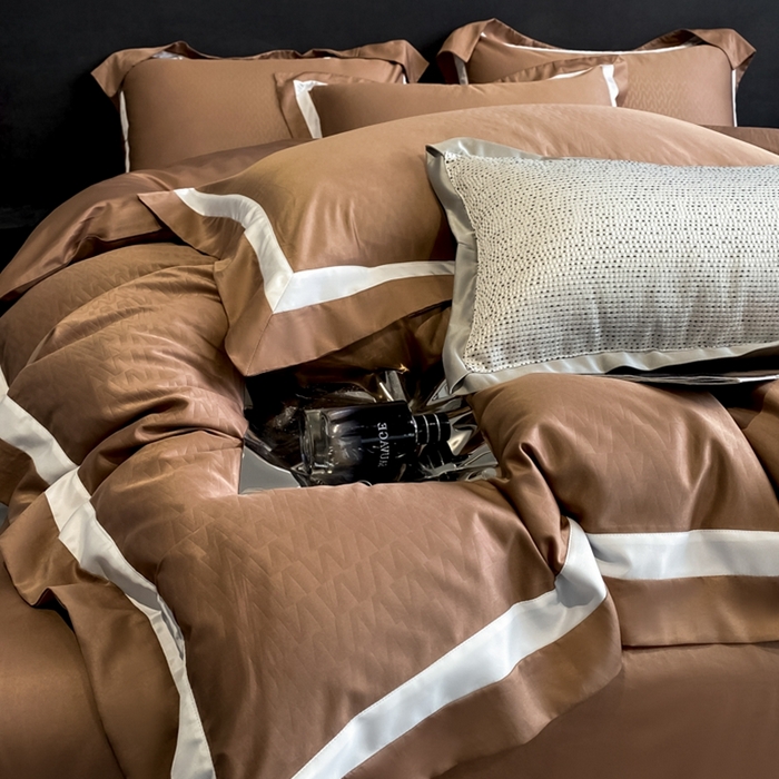 91家纺网 家纺一手货源 找家纺 遇见家居生活馆 2024新款贡缎压花水洗真丝四件套 雅典-咖啡