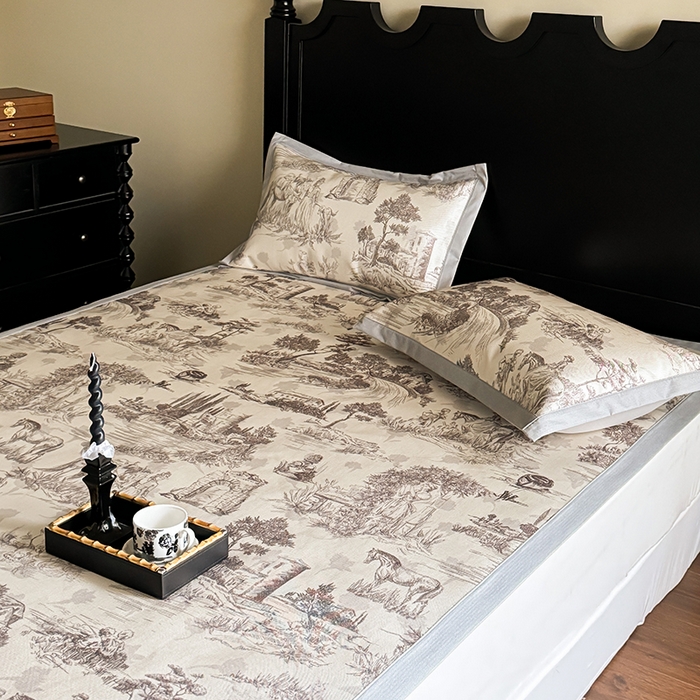 91家纺网 家纺一手货源 找家纺 圆岛家纺 2024新款900D复古手绘系列冰丝凉席 塞纳花园-咖