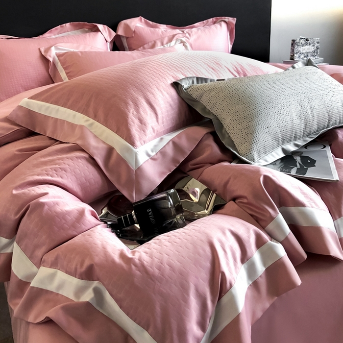 91家纺网 家纺一手货源 找家纺 遇见家居生活馆 2024新款贡缎压花水洗真丝四件套 宝利格-豆沙