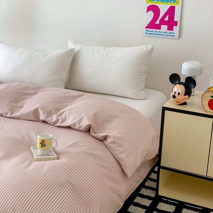 91家纺网 家纺一手货源 找家纺 窝米 2024新款韩国设计师卡通手绘单品被套系列 莫妮粉