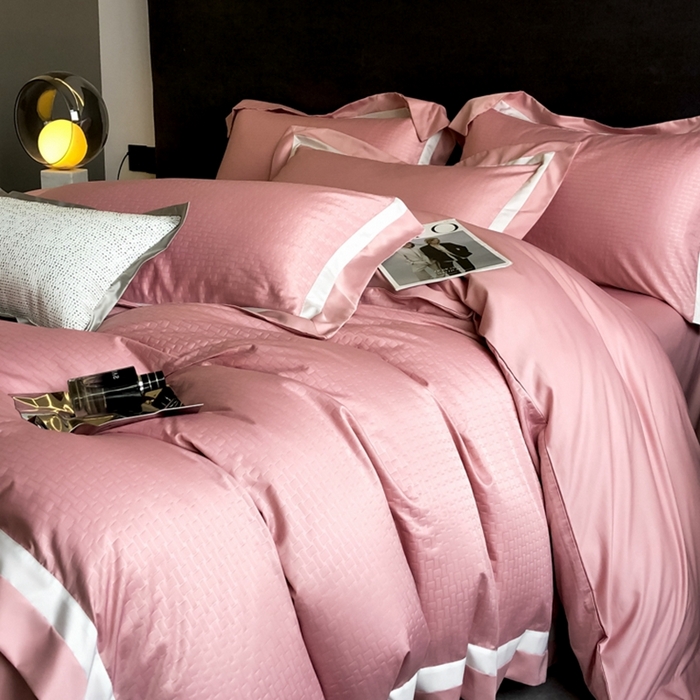 91家纺网 家纺一手货源 找家纺 遇见家居生活馆 2024新款贡缎压花水洗真丝四件套 宝利格-豆沙