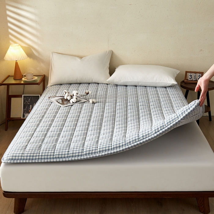 91家纺网 家纺一手货源 找家纺 祁恋婷家居 2024新款全棉水洗棉棉花床褥床垫【床垫遮盖物】系列-成人款 蓝小格