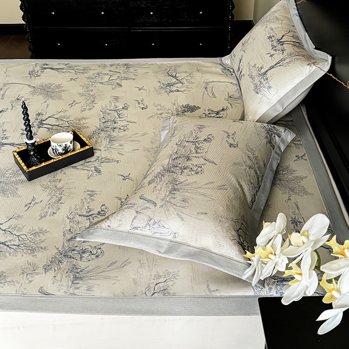 91家纺网 家纺一手货源 找家纺 圆岛家纺 2024新款900D复古手绘系列冰丝凉席 马丁-蓝