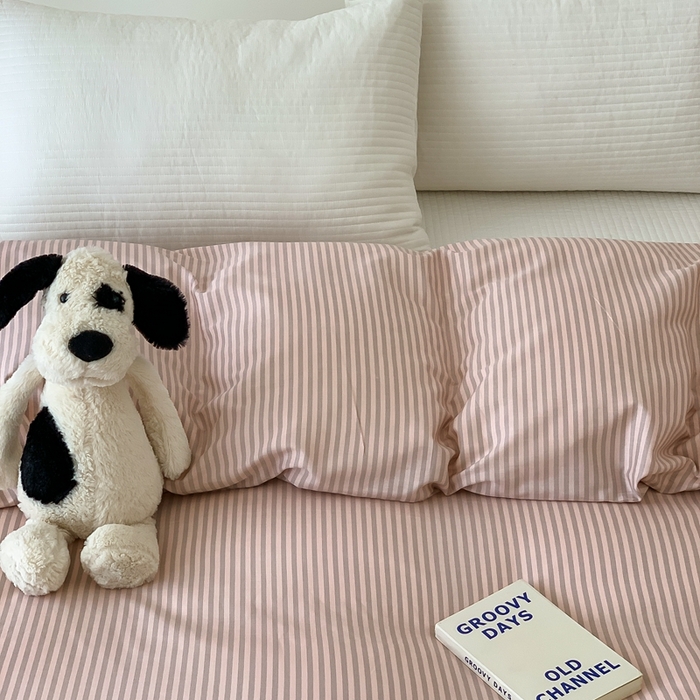 91家纺网 家纺一手货源 找家纺 窝米 2024新款韩国设计师卡通手绘单品被套系列 莫妮粉