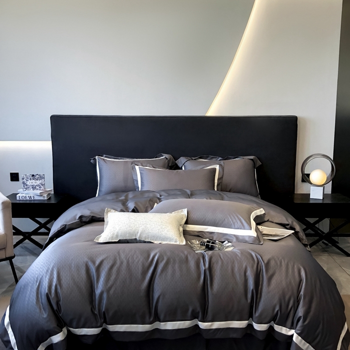 91家纺网 家纺一手货源 找家纺 遇见家居生活馆 2024新款贡缎压花水洗真丝四件套 雅典+深灰