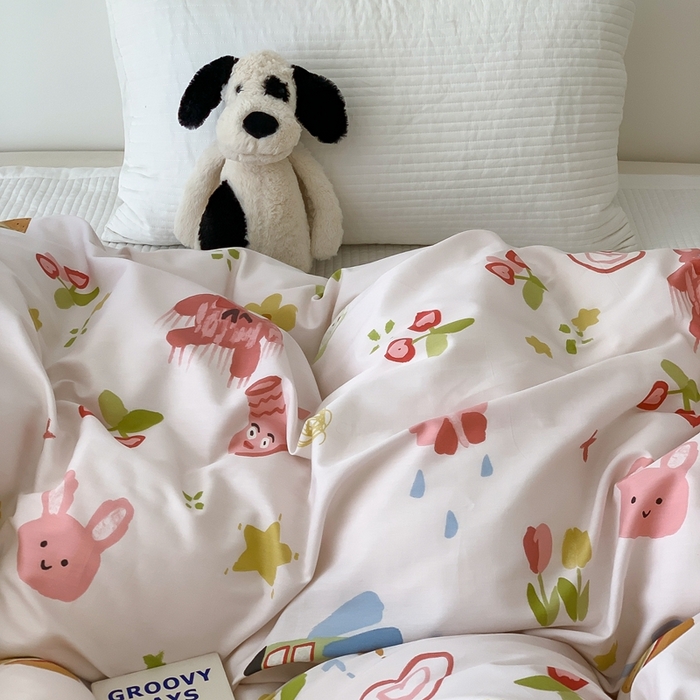 91家纺网 家纺一手货源 找家纺 窝米 2024新款韩国设计师卡通手绘单品被套系列 兔斯汉堡