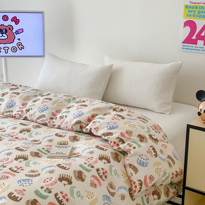 91家纺网 家纺一手货源 找家纺 窝米 2024新款韩国设计师卡通手绘单品被套系列 蛋糕慕斯