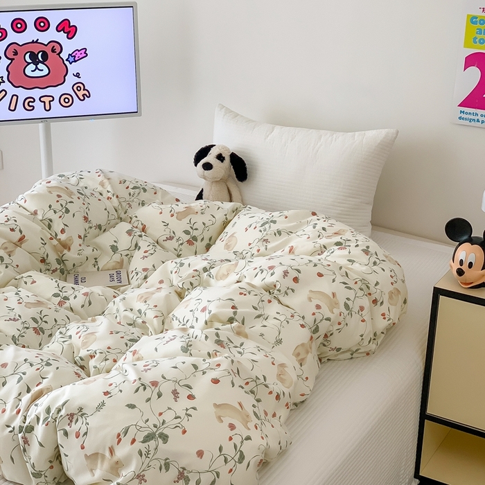 91家纺网 家纺一手货源 找家纺 窝米 2024新款韩国设计师卡通手绘单品被套系列 月德兔