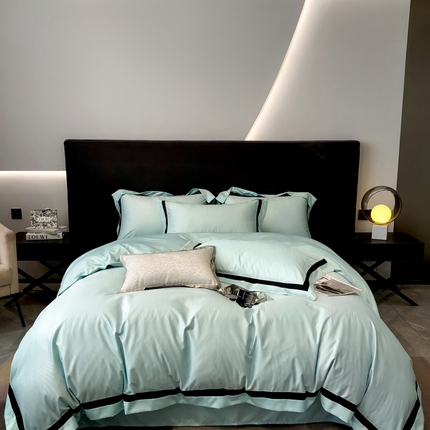 91家纺网 家纺一手货源 找家纺 遇见家居生活馆 2024新款贡缎压花水洗真丝四件套 秋水-梵星蓝