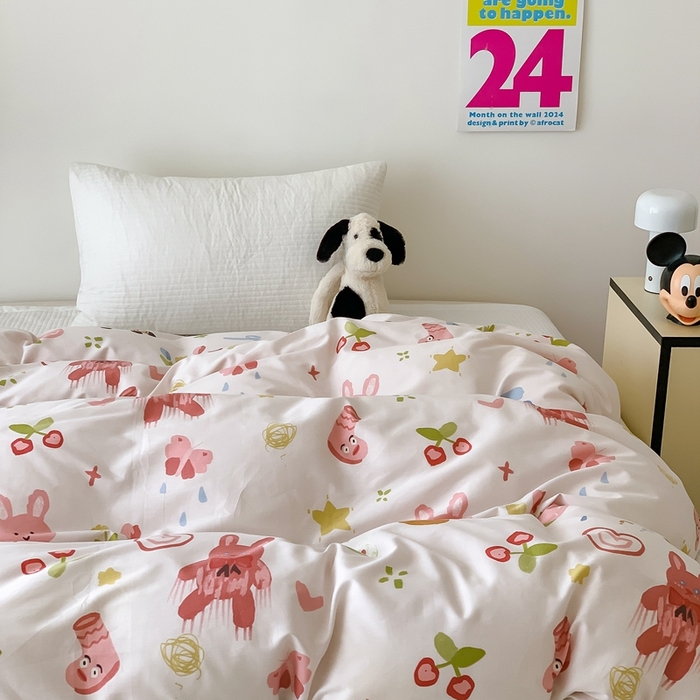 91家纺网 家纺一手货源 找家纺 窝米 2024新款韩国设计师卡通手绘单品被套系列 兔斯汉堡