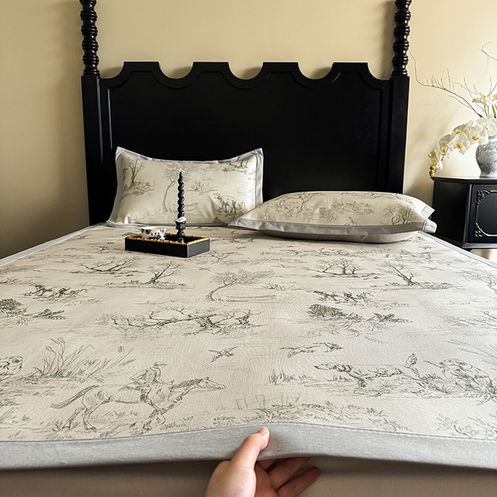 91家纺网 家纺一手货源 找家纺 圆岛家纺 2024新款900D复古手绘系列冰丝凉席 马丁-绿