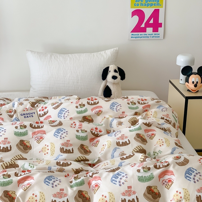 91家纺网 家纺一手货源 找家纺 窝米 2024新款韩国设计师卡通手绘单品被套系列 蛋糕慕斯