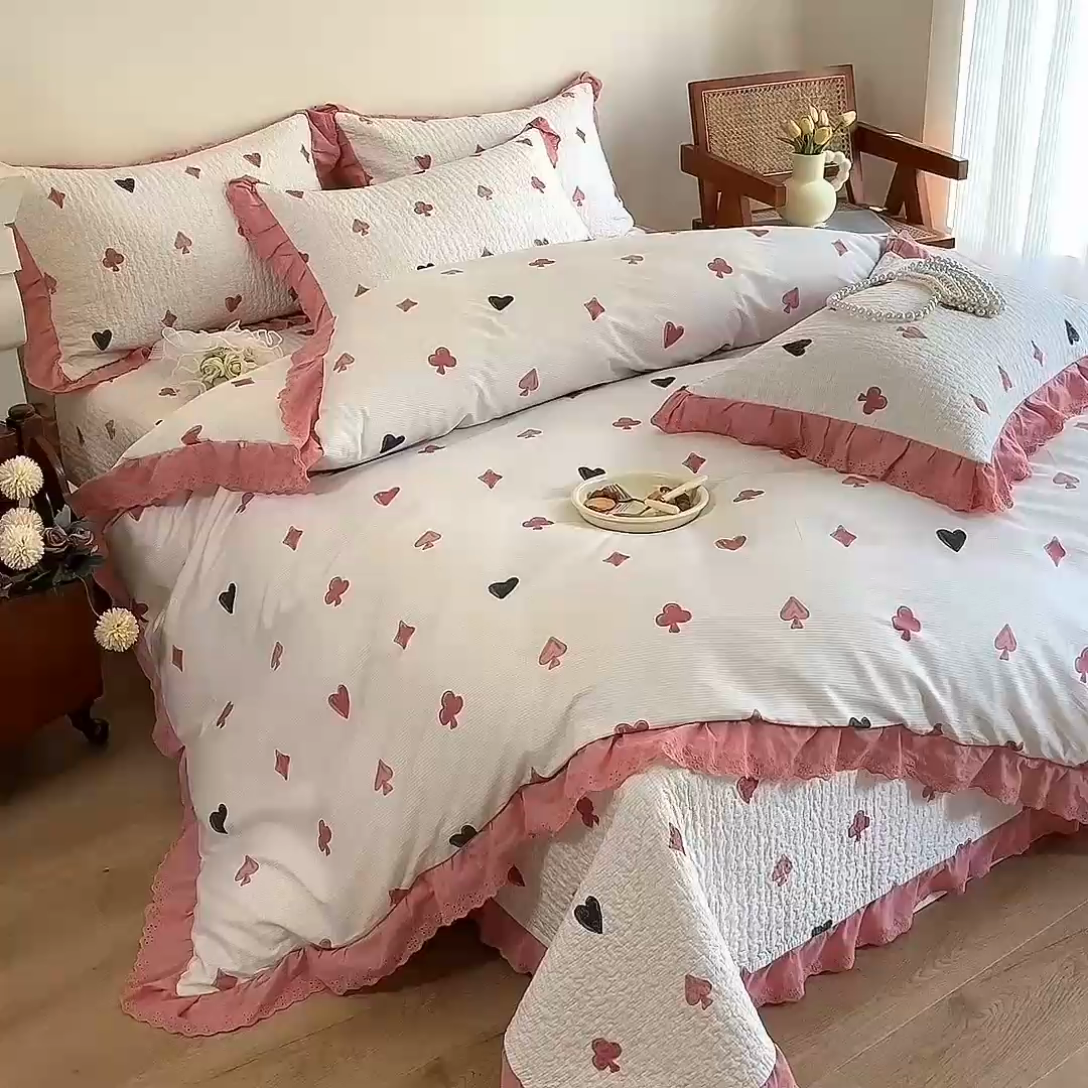 91家纺网 家纺一手货源 找家纺 添越 2024新款纯棉砂洗床盖 扑克卡