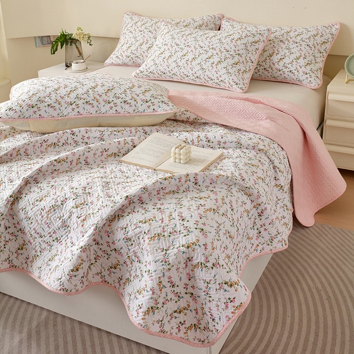 91家纺网 家纺一手货源 找家纺 羽爱家纺 2025新款A类双面全棉印花床盖套件 月影倾城