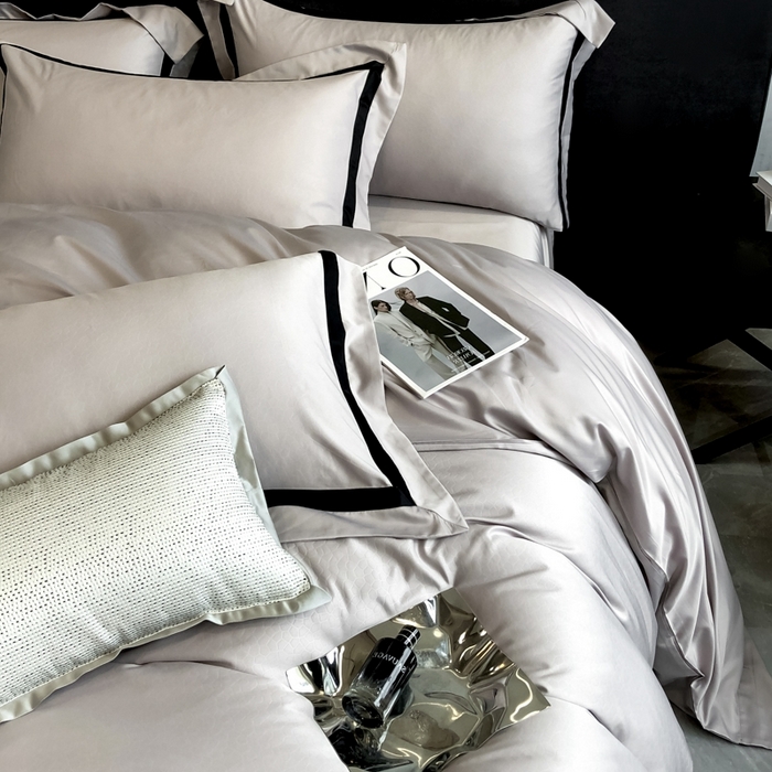 91家纺网 家纺一手货源 找家纺 遇见家居生活馆 2024新款贡缎压花水洗真丝四件套 碧莎-浅灰