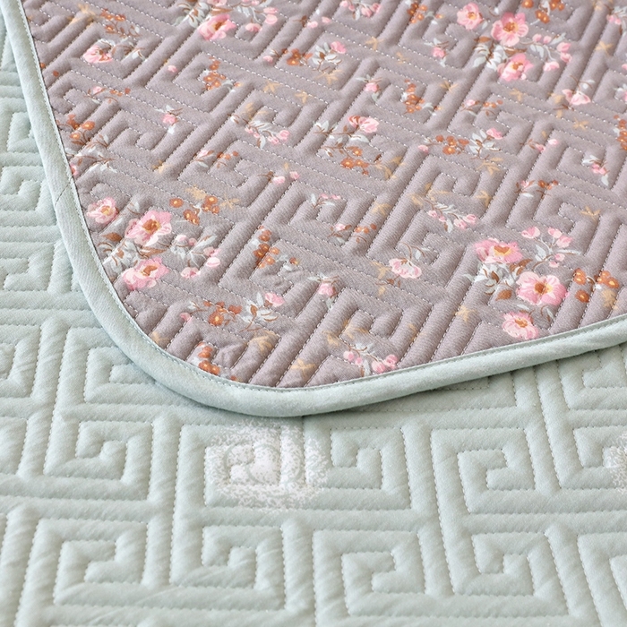 91家纺网 家纺一手货源 找家纺 羽爱家纺 2025新款A类双面全棉印花床盖套件 长岛花