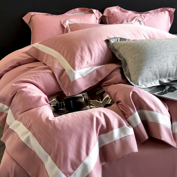 91家纺网 家纺一手货源 找家纺 遇见家居生活馆 2024新款贡缎压花水洗真丝四件套 宝利格-豆沙