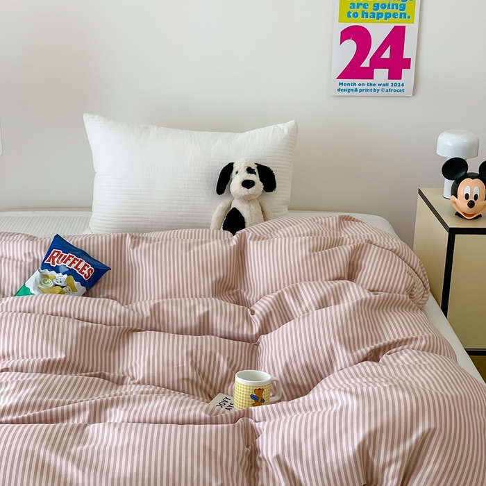 91家纺网 家纺一手货源 找家纺 窝米 2024新款韩国设计师卡通手绘单品被套系列 莫妮粉