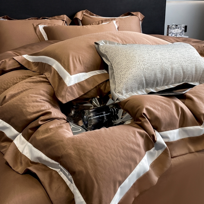 91家纺网 家纺一手货源 找家纺 遇见家居生活馆 2024新款贡缎压花水洗真丝四件套 雅典-咖啡