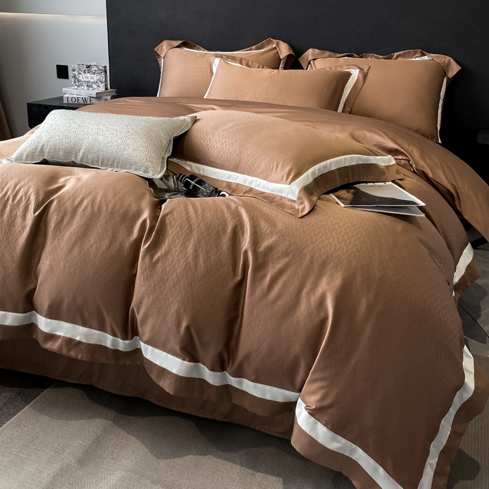 91家纺网 家纺一手货源 找家纺 遇见家居生活馆 2024新款贡缎压花水洗真丝四件套 雅典-咖啡