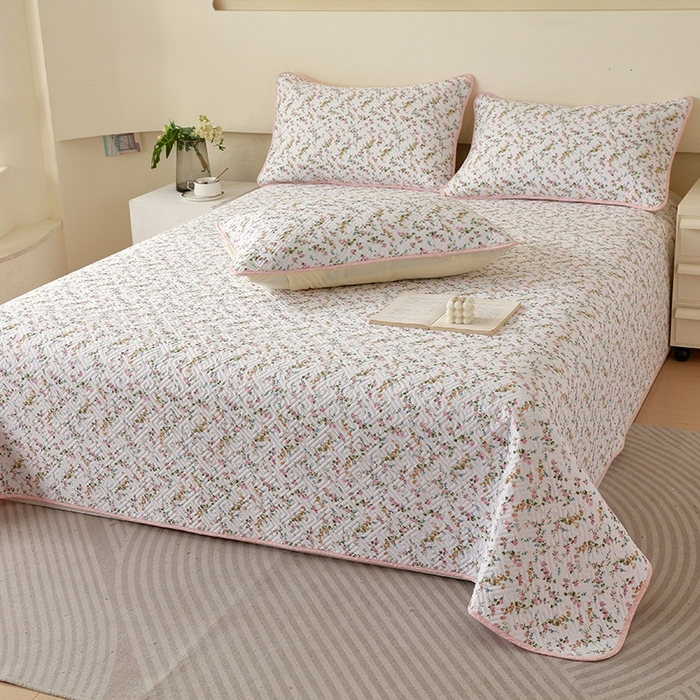 91家纺网 家纺一手货源 找家纺 羽爱家纺 2025新款A类双面全棉印花床盖套件 月影倾城