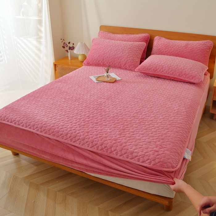 91家纺网 家纺一手货源 找家纺 芸锦豪 2024新款宝宝绒夹棉刺绣床笠 浅豆沙