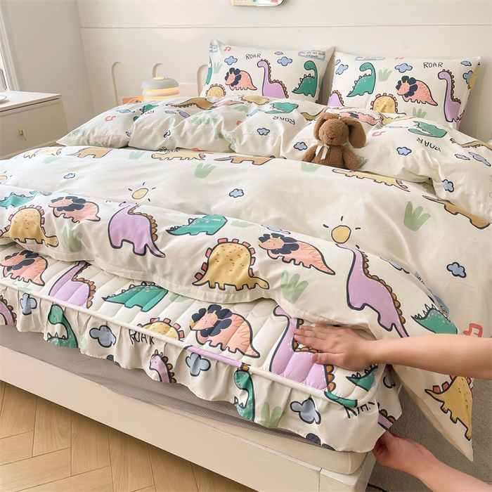 91家纺网 家纺一手货源 找家纺 3C 2024新款全棉13372大豆夹棉印花花边床笠四件套 恐龙天地单床笠