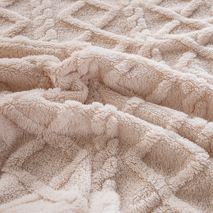 91家纺网 家纺一手货源 找家纺 芸锦豪 2024新款塔芙蓉多功能毯--双面塔夫绒包边 塔夫绒-米杏色