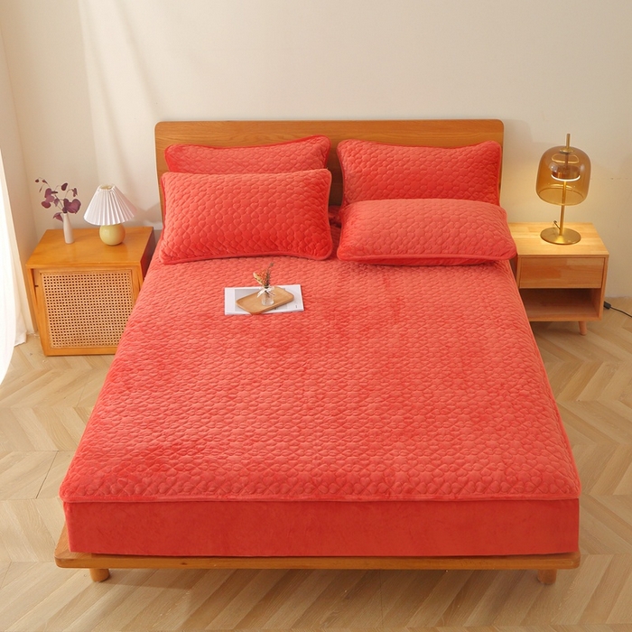 91家纺网 家纺一手货源 找家纺 芸锦豪 2024新款宝宝绒夹棉刺绣床笠 焦糖色