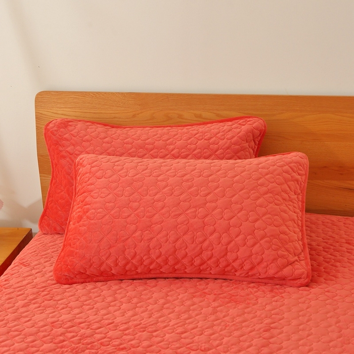 91家纺网 家纺一手货源 找家纺 芸锦豪 2024新款宝宝绒夹棉刺绣床笠 焦糖色