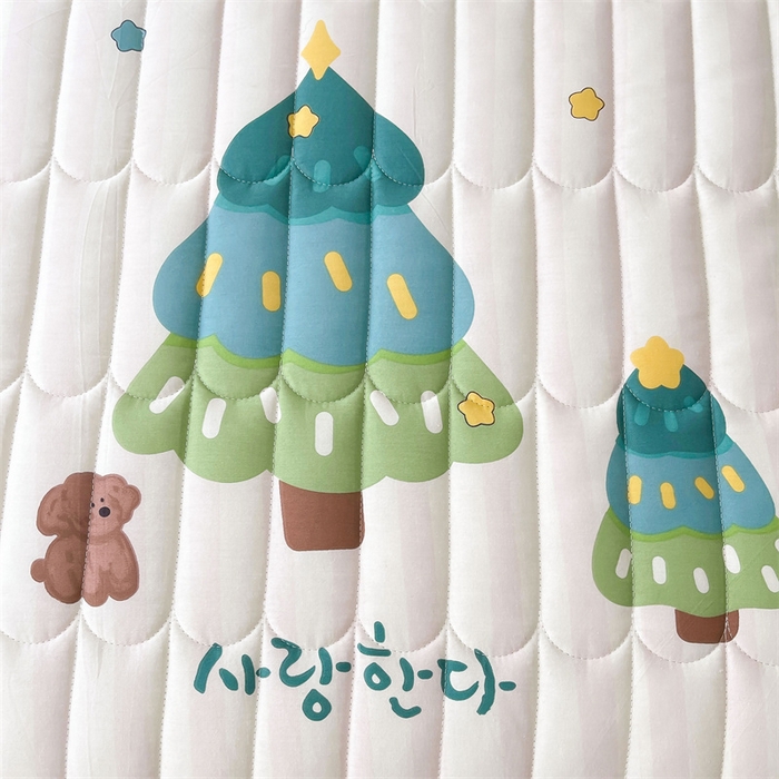 91家纺网 家纺一手货源 找家纺 3C 2024新款全棉13372大豆夹棉印花花边床笠四件套 奇趣森林