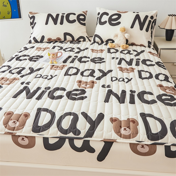 91家纺网 家纺一手货源 找家纺 3C 2024新款全棉大豆夹棉印花床笠四件套 熊熊宝贝-灰