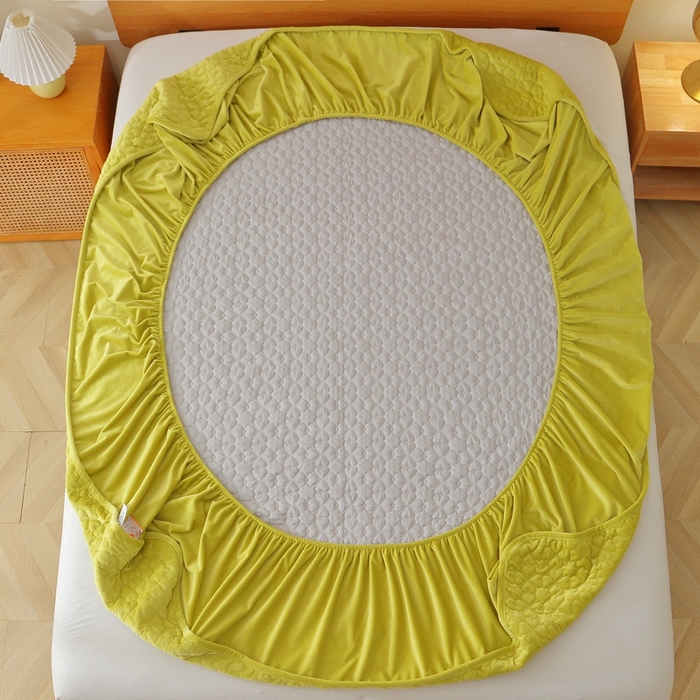 91家纺网 家纺一手货源 找家纺 芸锦豪 2024新款宝宝绒夹棉刺绣床笠 苹果绿