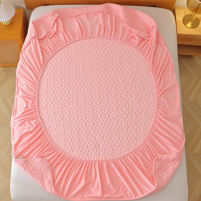 91家纺网 家纺一手货源 找家纺 芸锦豪 2024新款宝宝绒夹棉刺绣床笠 玫瑰粉