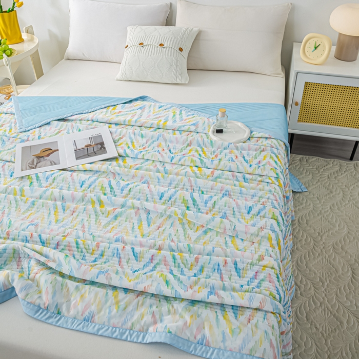 91家纺网 家纺一手货源 找家纺 博弈 2024新款凉感丝抗菌夏被 琉璃