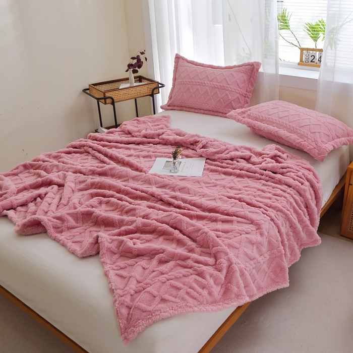 91家纺网 家纺一手货源 找家纺 芸锦豪 2024新款塔芙绒毛毯多功能毯-双面塔夫绒卷边 塔夫绒-玫瑰粉