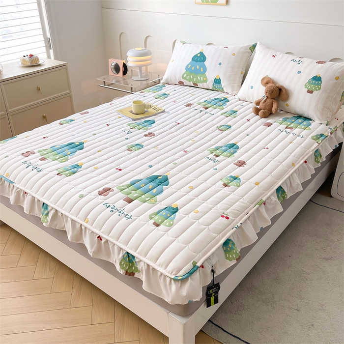 91家纺网 家纺一手货源 找家纺 3C 2024新款全棉13372大豆夹棉印花花边床笠四件套 奇趣森林