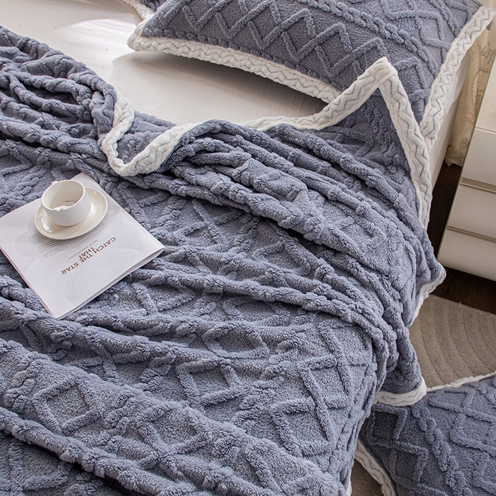 91家纺网 家纺一手货源 找家纺 芸锦豪 2024新款塔芙蓉多功能毯--双面塔夫绒包边 塔夫绒-蓝灰