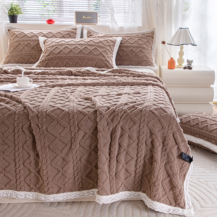 91家纺网 家纺一手货源 找家纺 芸锦豪 2024新款塔芙蓉多功能毯--双面塔夫绒包边 塔夫绒-咖色