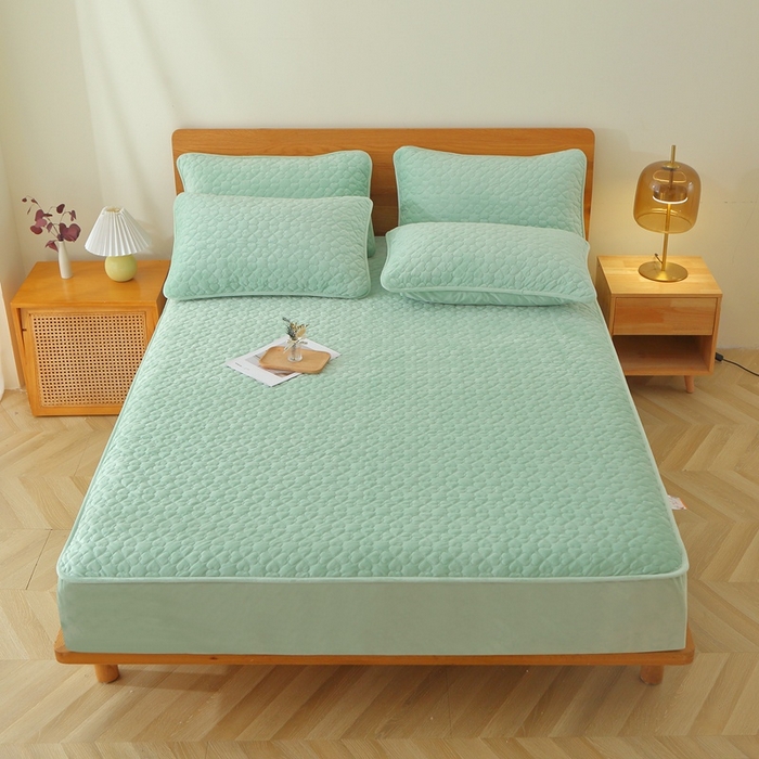 91家纺网 家纺一手货源 找家纺 芸锦豪 2024新款宝宝绒夹棉刺绣床笠 嫩绿