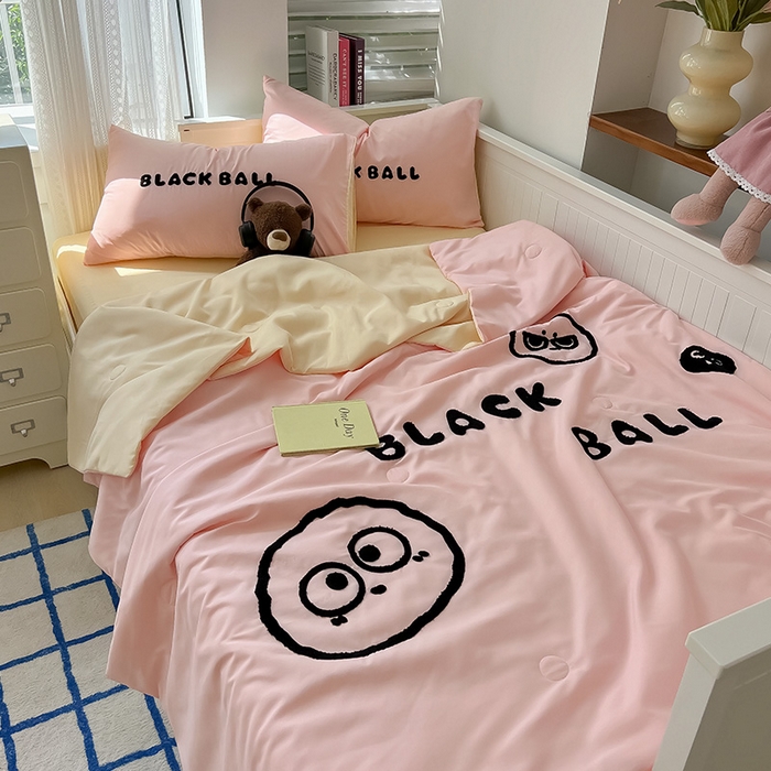 91家纺网 家纺一手货源 找家纺 眠帛家居 2024新款水洗棉毛巾绣夏被四件套精灵系列A类风格二 精灵奶油粉-奶黄